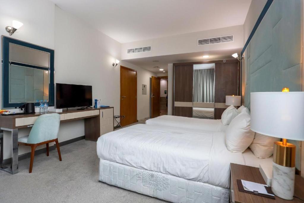Alazmi Hotel 3*
