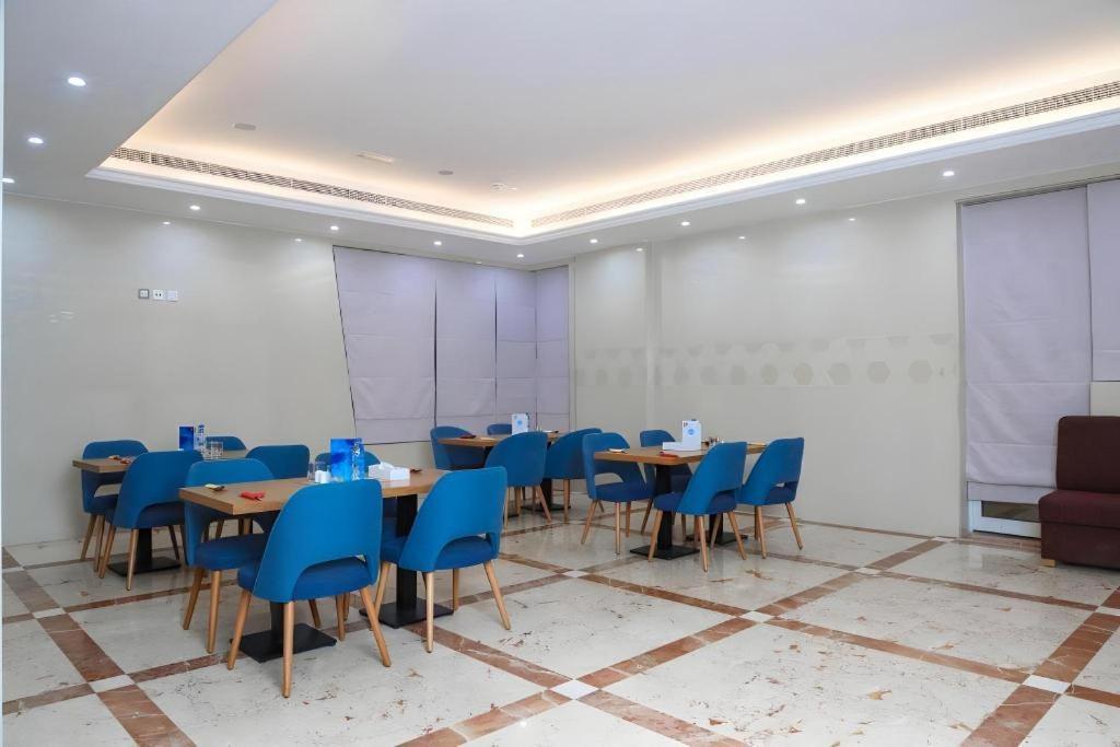 Alazmi 3* Dubai